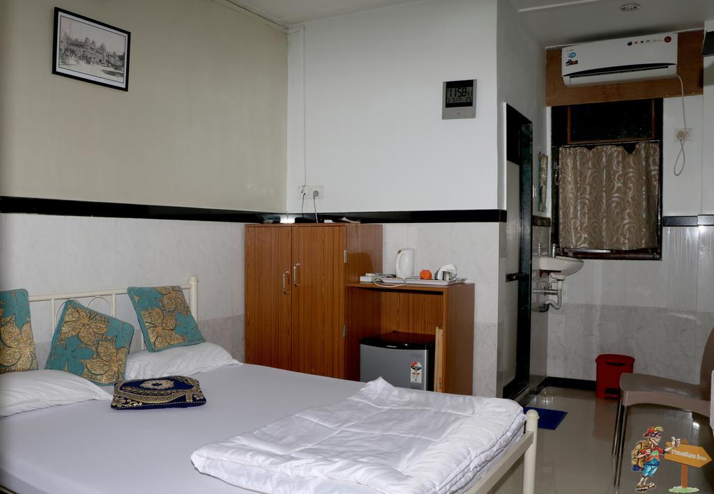 Traveller's - Bombay